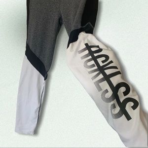 WOMEN’S YOUNG AND RCKLSS YOGA PANTS